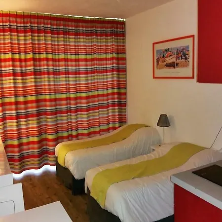 Apartmanhotel Victoria Surf 3*