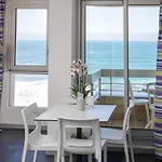 מלון דירות Victoria Surf