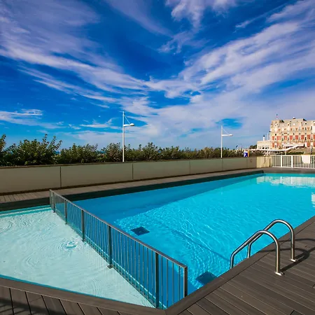 Apartmanhotel Victoria Surf 3*