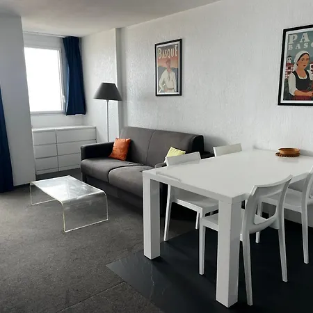 Victoria Surf Aparthotel 3*