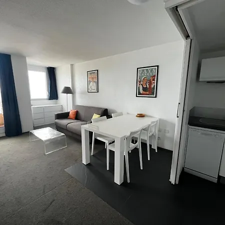Aparthotel Victoria Surf 3*