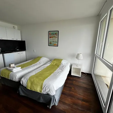 Victoria Surf Aparthotel 3*
